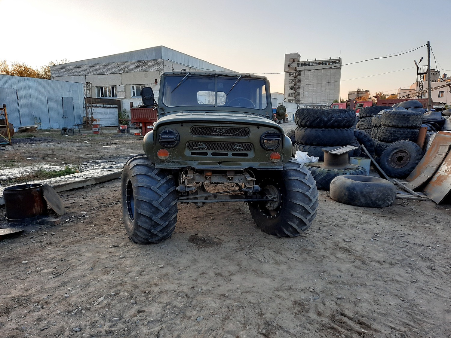 Комплект ободрыши (шины низкого давления) с дисками УРАЛ-ЛАПОТЬ